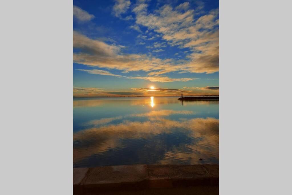 Appartement Cosy Dans Residence Sur Le Port De Marseillan マルセイヤン エクステリア 写真