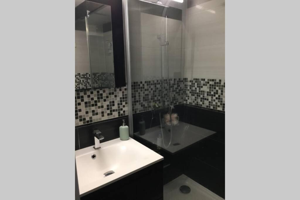 Appartement Cosy Dans Residence Sur Le Port De Marseillan マルセイヤン エクステリア 写真